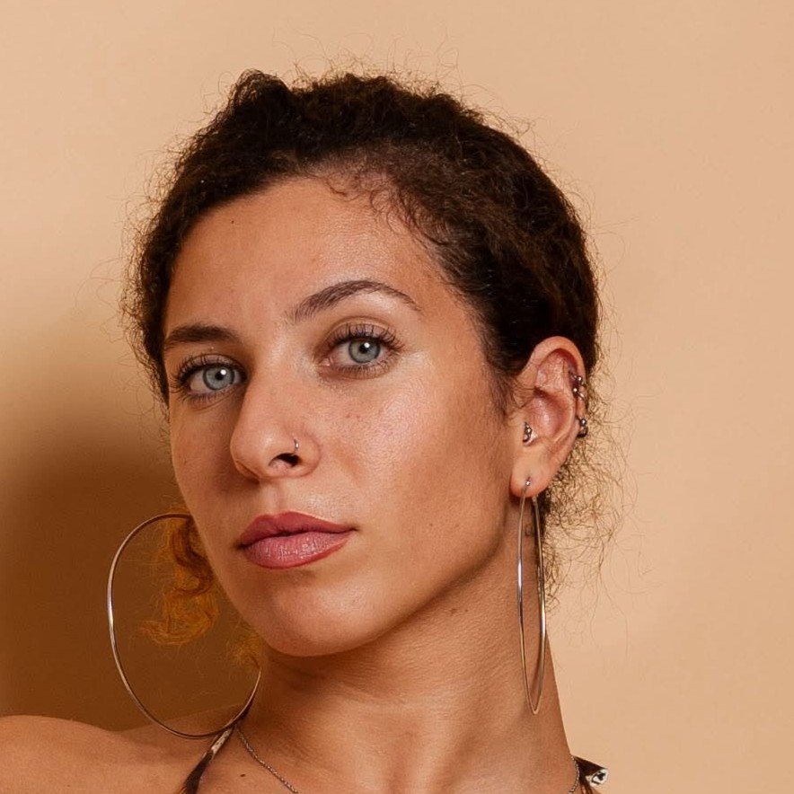 Elinor Nehari, 24